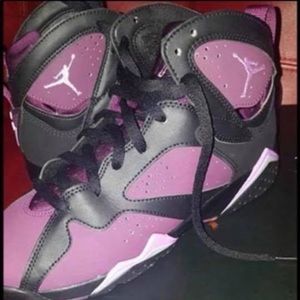 Jordan Retro 7 Size 7.5Y Grade School